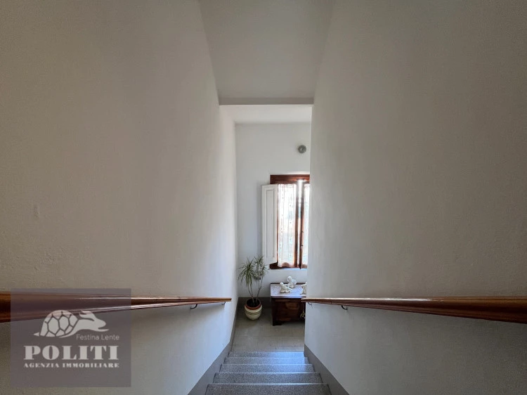 Appartamento signorile in ottima zona Castelfiorentino con giardino privato e posto auto