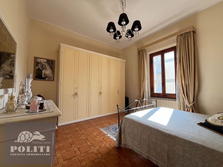 Appartamento signorile in ottima zona Castelfiorentino con giardino privato e posto auto