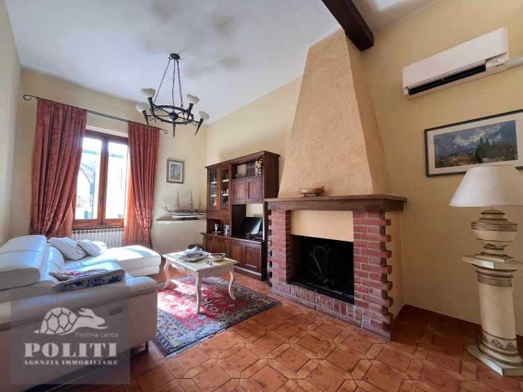 Appartamento signorile in ottima zona Castelfiorentino con giardino privato e posto auto