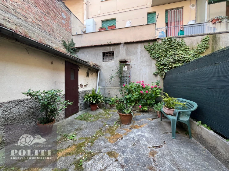 Appartamento signorile in ottima zona Castelfiorentino con giardino privato e posto auto
