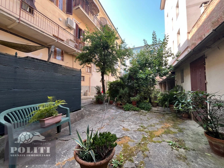 Appartamento signorile in ottima zona Castelfiorentino con giardino privato e posto auto