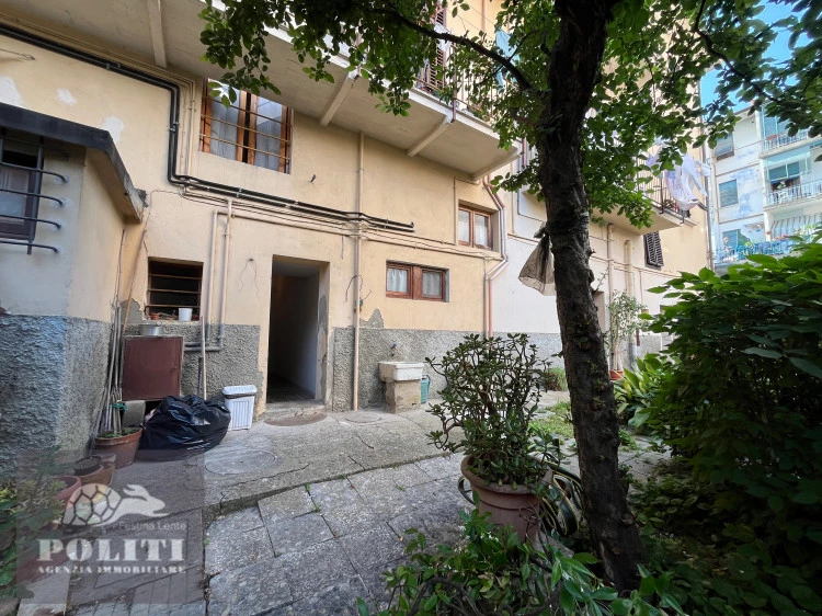 Appartamento signorile in ottima zona Castelfiorentino con giardino privato e posto auto