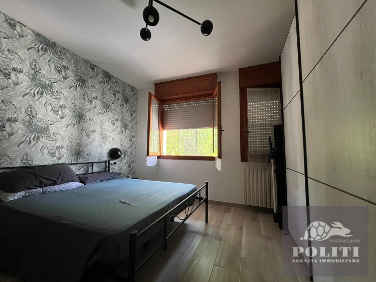 Spazioso appartamento con tre camere matrimoniali in ottima zona residenziale a Vinci con garage e giardino privato