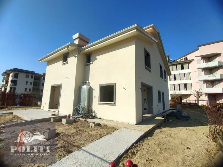 Nuova costruzione villa bifamiliare classe energetica A4 libera su tre lati con giardino privato San Miniato