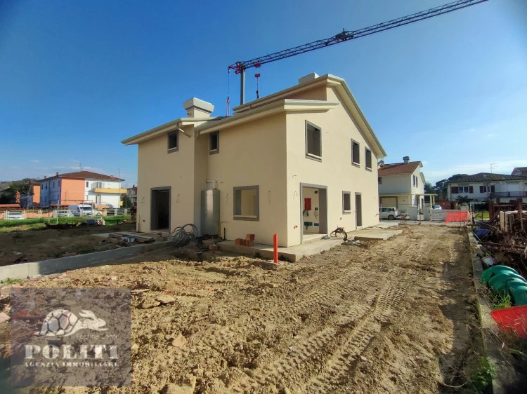 Nuova costruzione villa bifamiliare classe energetica A4 libera su tre lati con giardino privato San Miniato