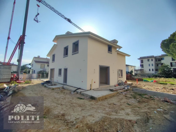 Nuova costruzione villa bifamiliare classe energetica A4 libera su tre lati con giardino privato San Miniato