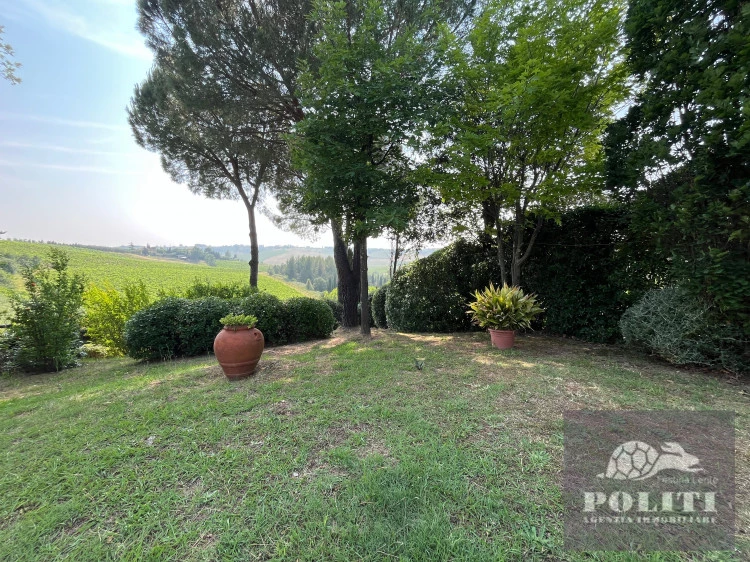Lussuosa Villa Bifamiliare Cerreto Guidi con giardino privato con vista sulle colline toscane
