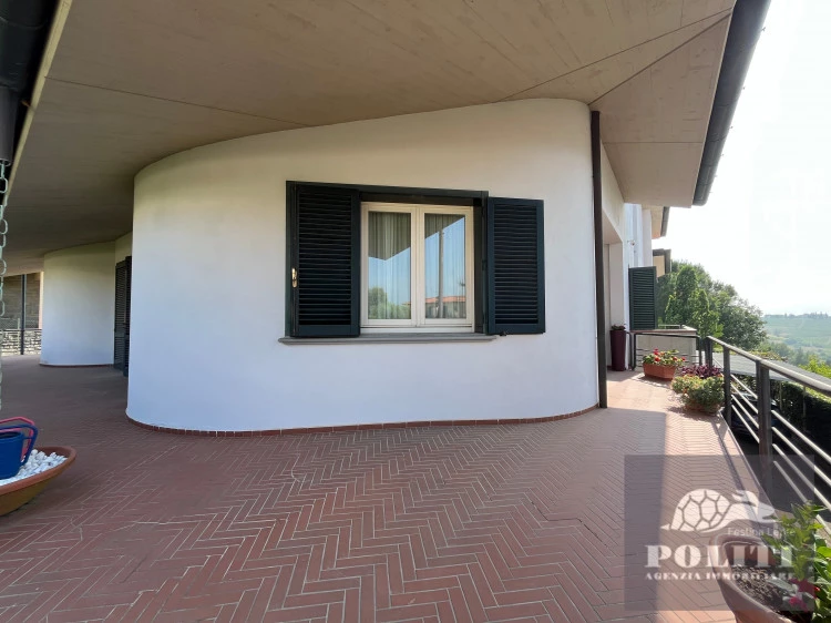 Lussuosa Villa Bifamiliare Cerreto Guidi con giardino privato con vista sulle colline toscane