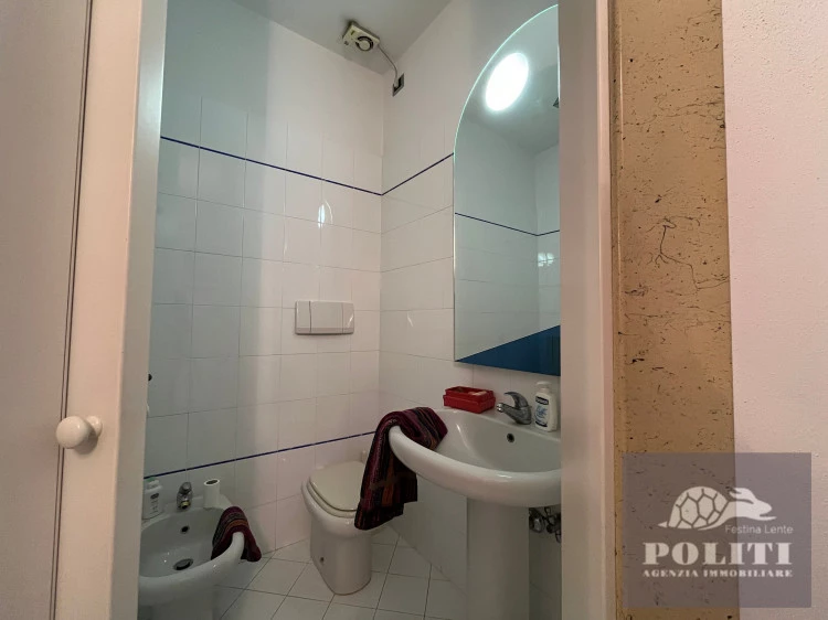 bagno ristrutturato Lussuosa Villa Bifamiliare Cerreto Guidi con giardino privato con vista sulle colline toscane