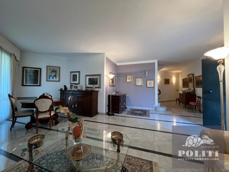 Ampio salone Lussuosa Villa Bifamiliare Cerreto Guidi con giardino privato con vista sulle colline toscane