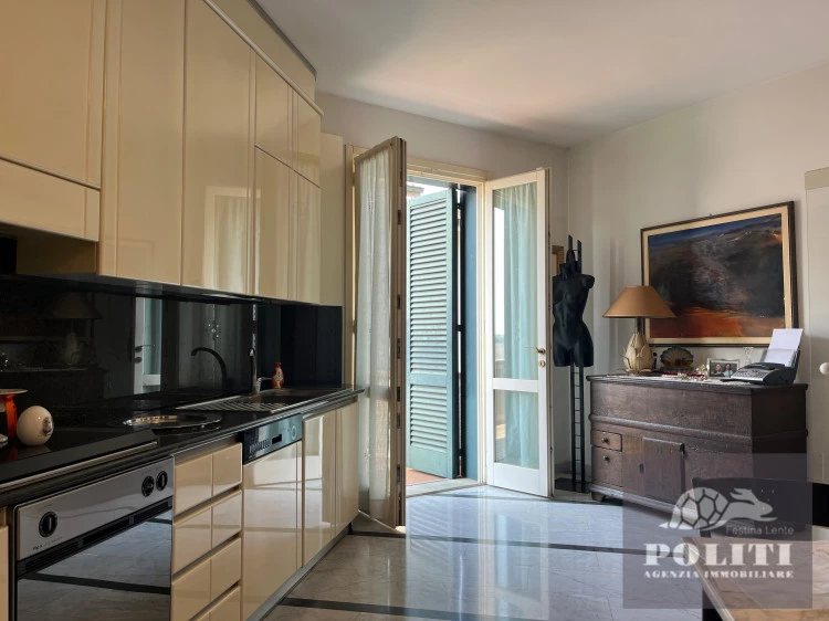 Cucina abitabile Lussuosa Villa Bifamiliare Cerreto Guidi con giardino privato con vista sulle colline toscane
