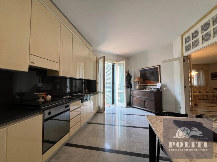 Cucina abitabile Lussuosa Villa Bifamiliare Cerreto Guidi con giardino privato con vista sulle colline toscane