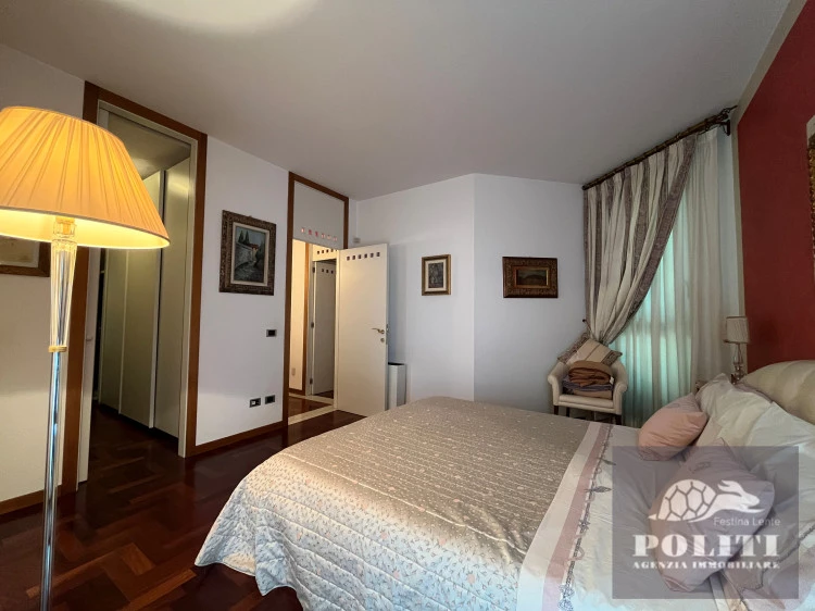 Camera padronale con bagno Lussuosa Villa Bifamiliare Cerreto Guidi con giardino privato con vista sulle colline toscane