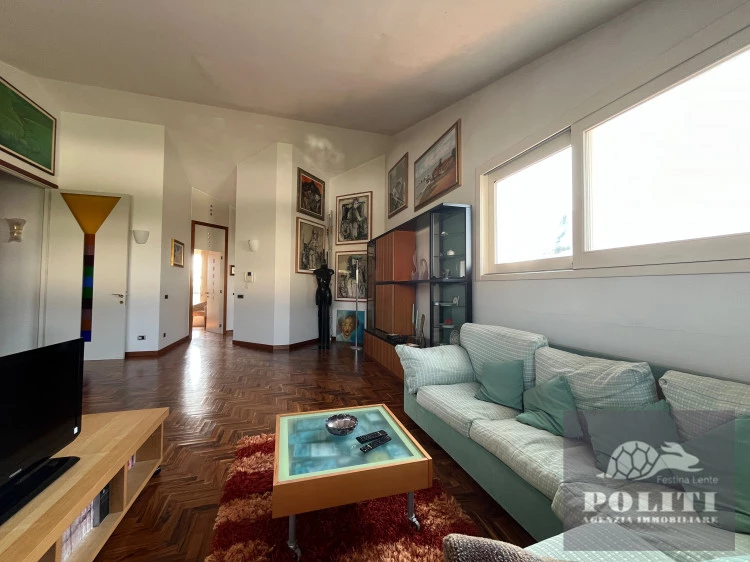 Mansarda abitabile Lussuosa Villa Bifamiliare Cerreto Guidi con giardino privato con vista sulle colline toscane
