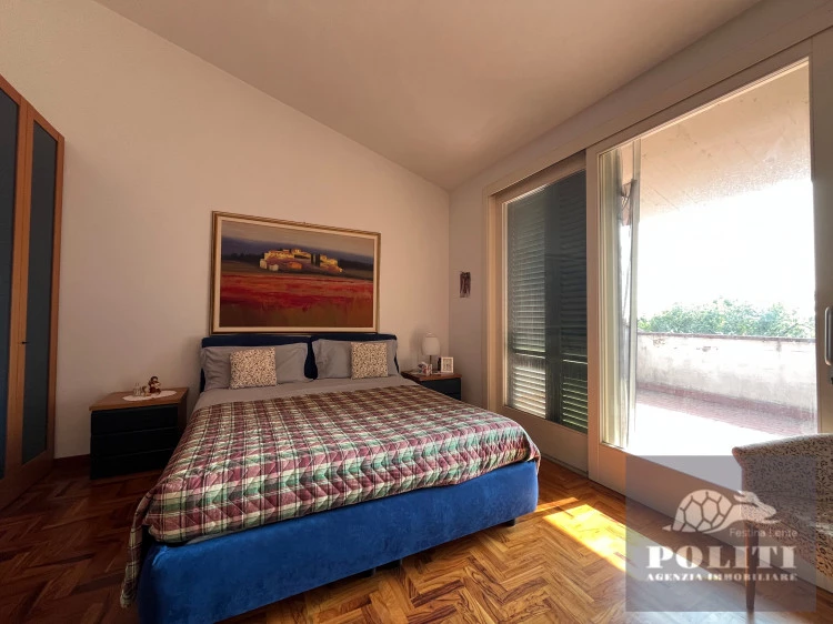 Camera con terrazzo con vista Lussuosa Villa Bifamiliare Cerreto Guidi con giardino privato con vista sulle colline toscane