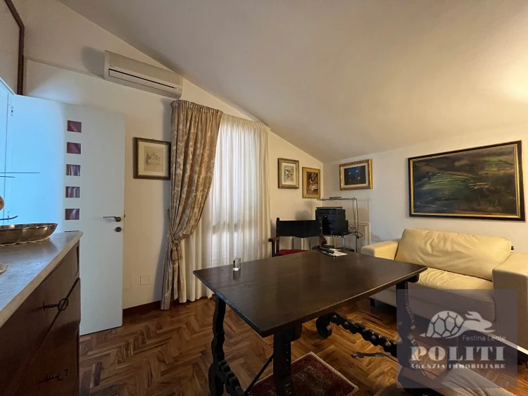 Studio pregiato vista Lussuosa Villa Bifamiliare Cerreto Guidi con giardino privato con vista sulle colline toscane