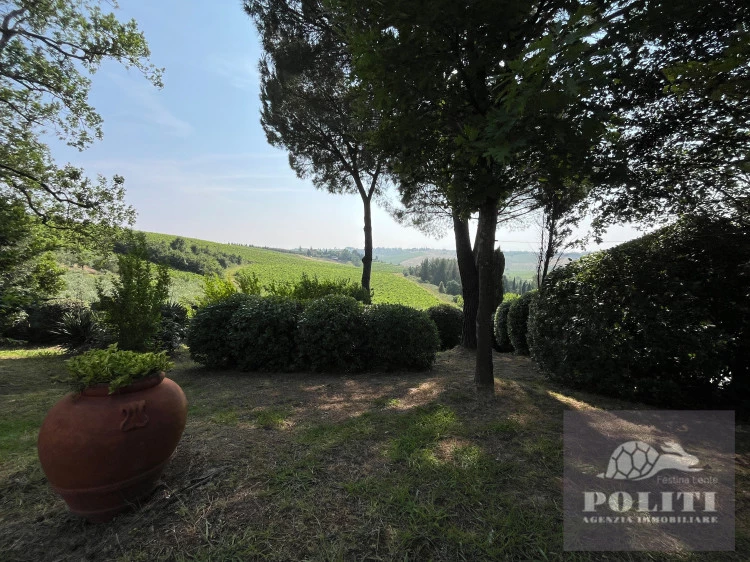 Lussuosa Villa Bifamiliare Cerreto Guidi con giardino privato con vista sulle colline toscane